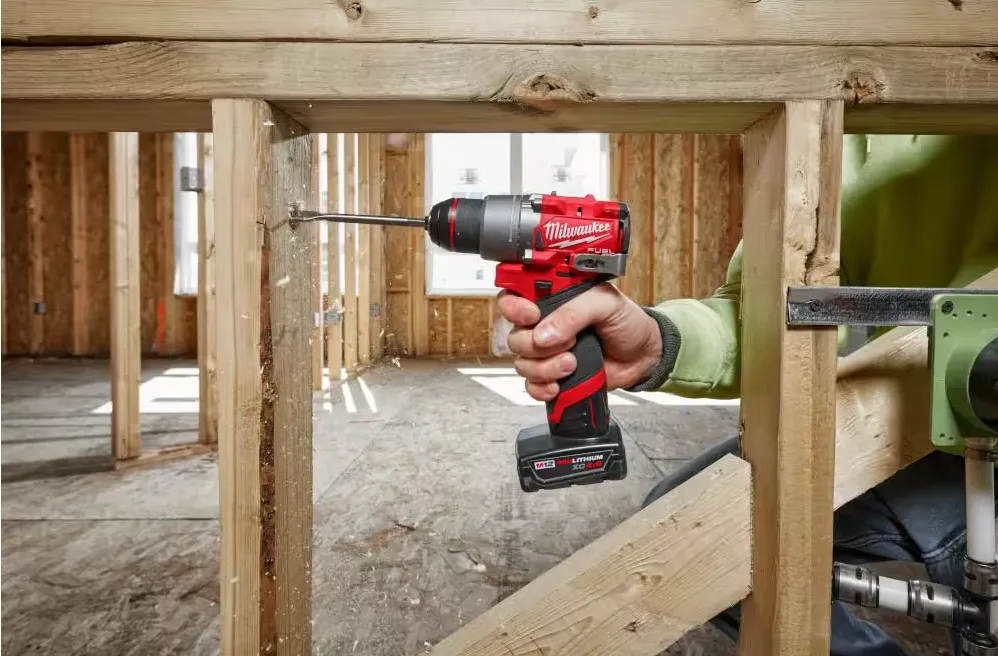 2403-22 Milwaukee M12 Fuel Drill/Driver Kit