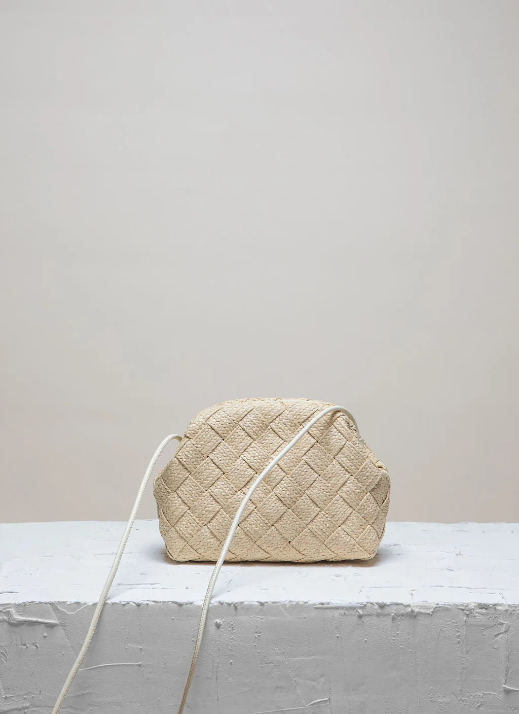 AIMEE Nature Raffia Clutch