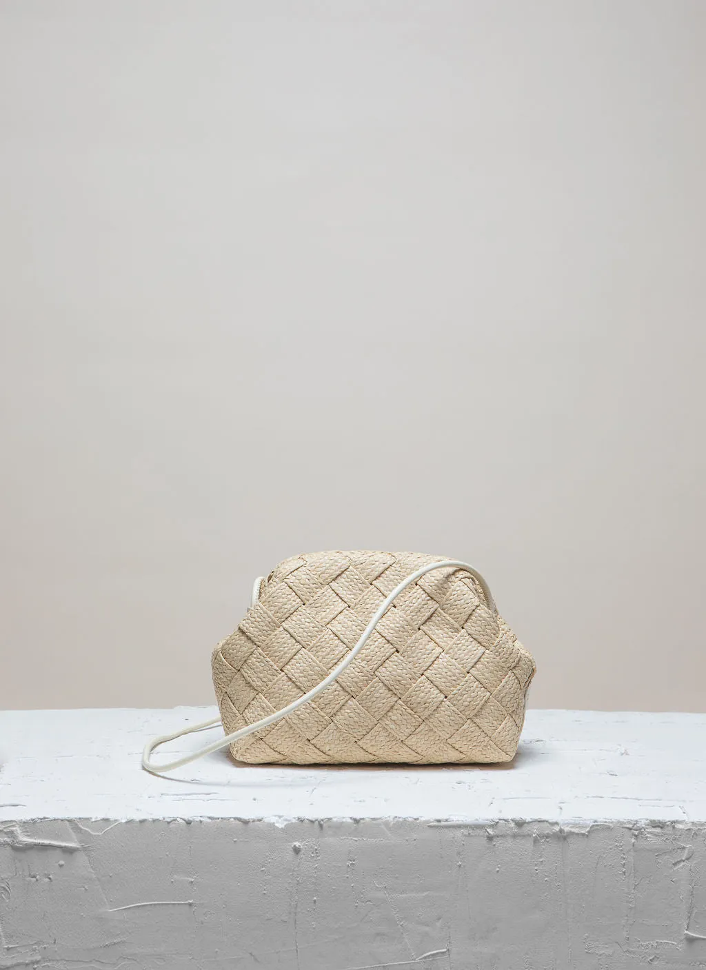 AIMEE Nature Raffia Clutch