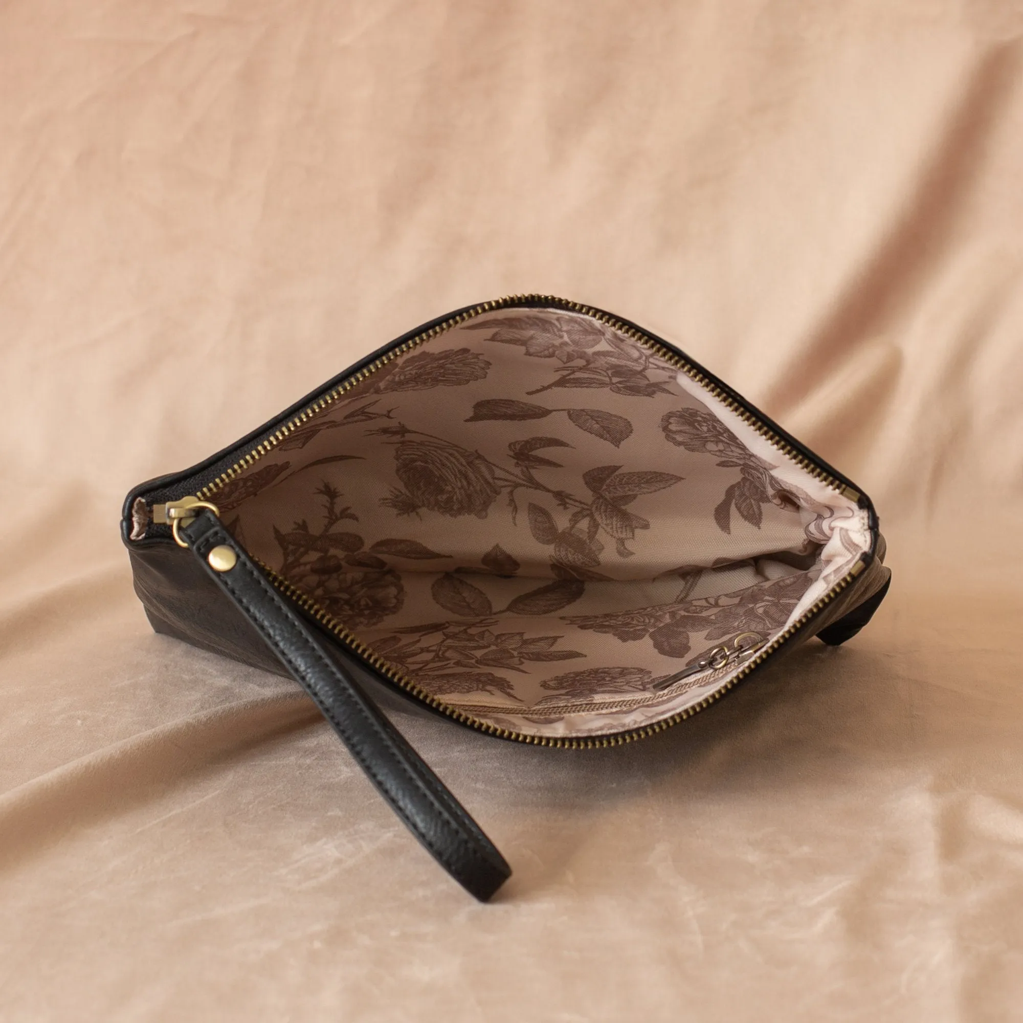 Doux Clutch