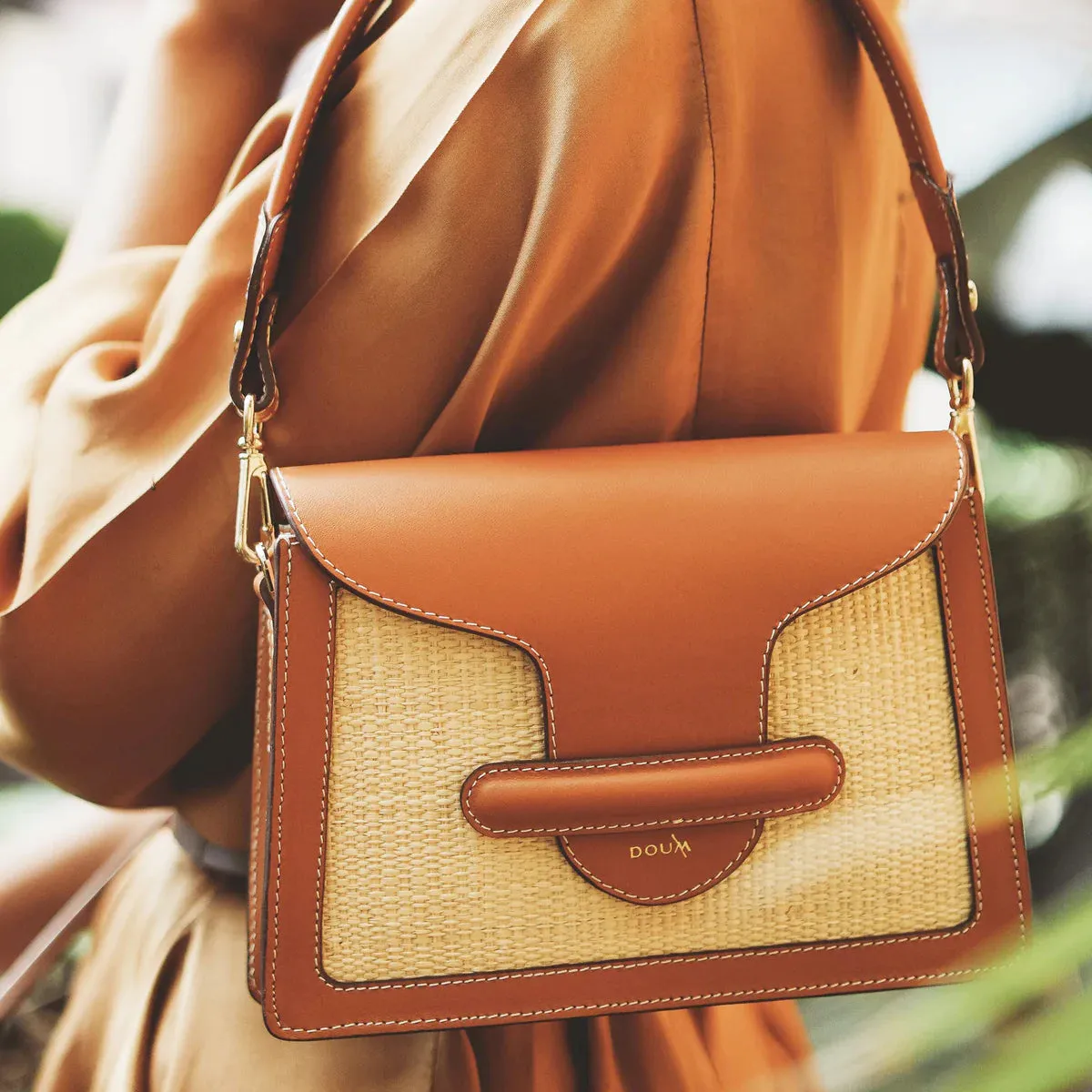 LINA - Raffia Clutch