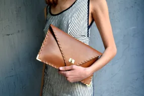 Symmetria leather clutch in tabac brown: Gold / Small