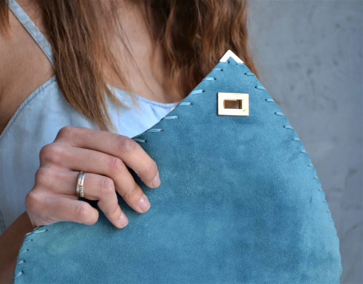 Symmetria soft clutch in jeans blue: Gold / Small