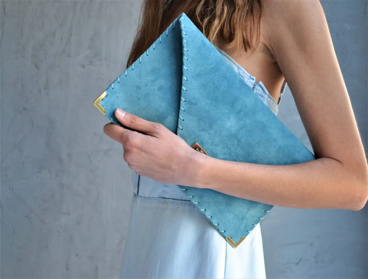 Symmetria soft clutch in jeans blue: Gold / Small
