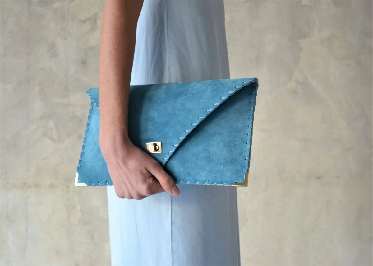 Symmetria soft clutch in jeans blue: Gold / Small